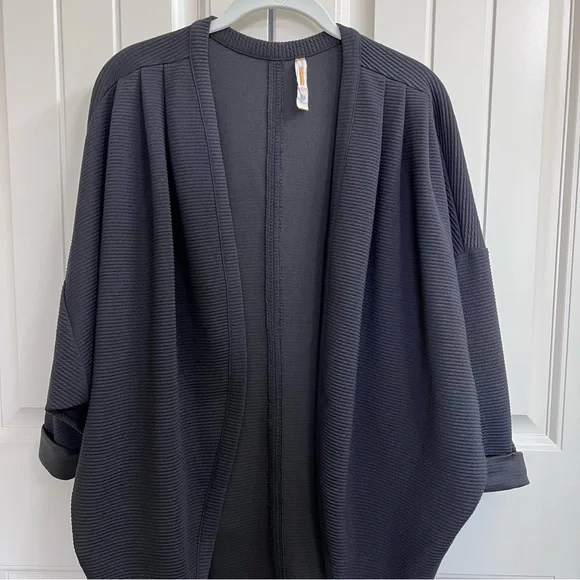 Lucy Womens Cocoon Wrap Cardigan in Black, Size XS - Picture 3 of 7